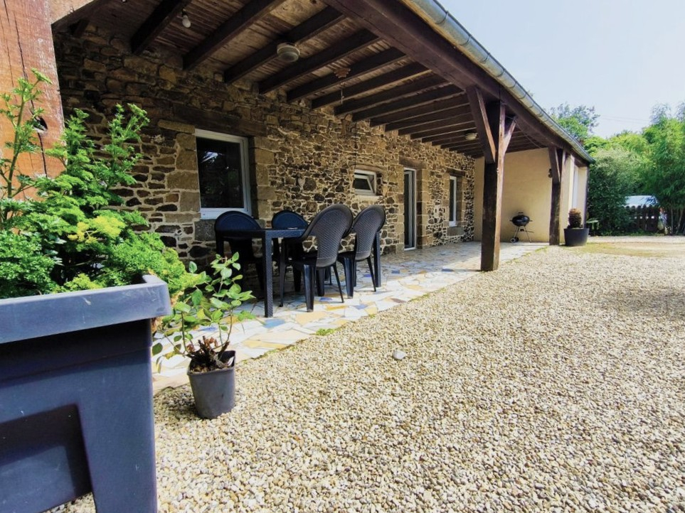 PLOEZAL Maison  6 pièce(s) env 130 m² 3