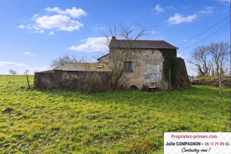 MAUGES-SUR-LOIRE Maison 1 chambre , avec garage, poulaillers EN PIERRE et terrain 2425 m² 10