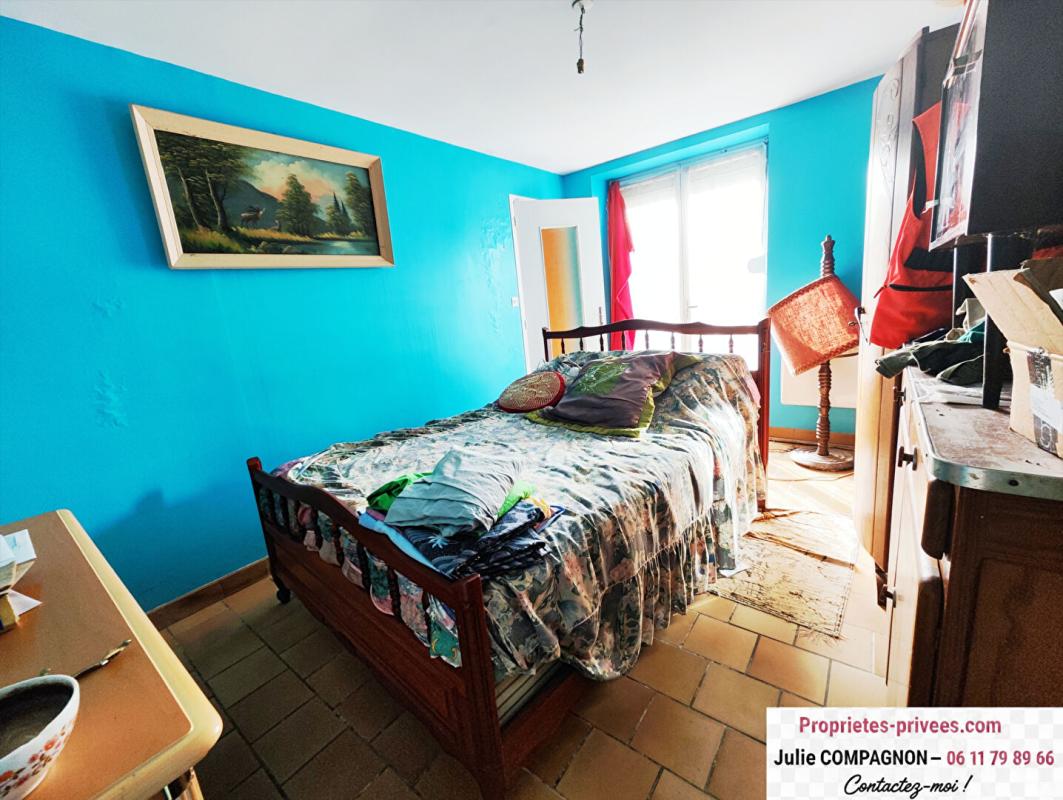 MAUGES-SUR-LOIRE Maison 1 chambre , avec garage, poulaillers EN PIERRE et terrain 2425 m² 7