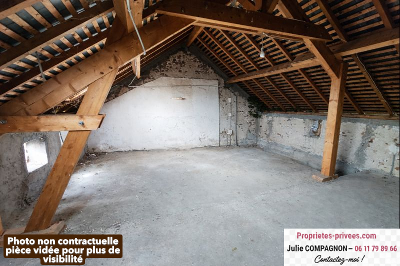 MAUGES-SUR-LOIRE Maison 1 chambre , avec garage, poulaillers EN PIERRE et terrain 2425 m² 9