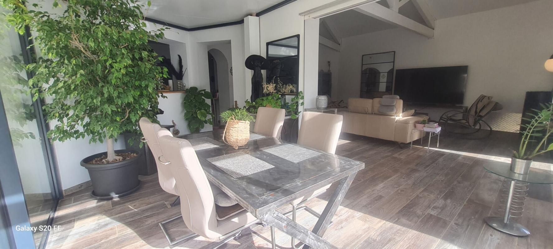 LAURENS Villa spacieuse de 165m2 avec une piscine s'étendant sur 851m2 de terrain 9