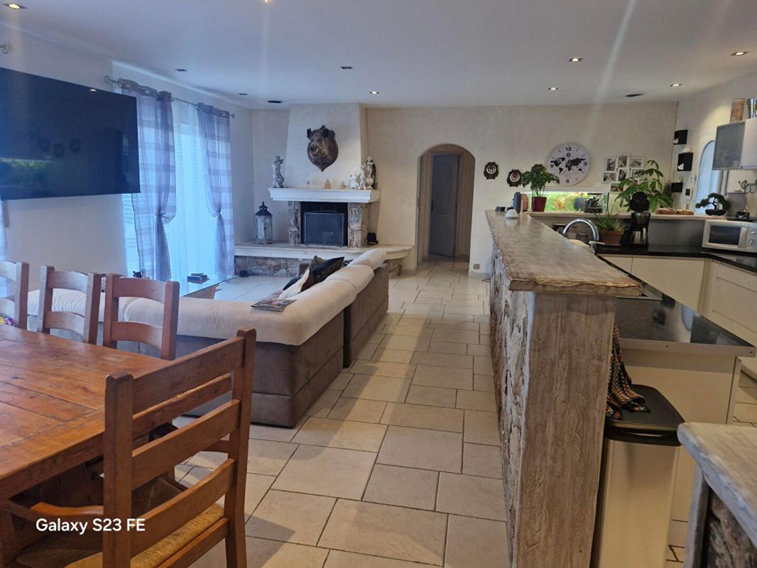 LE CANNET-DES-MAURES Bastide en pierre: Le Cannet Des Maures 7 pièce(s) 190 m2, terrain, piscine, Pool House,F2 indépendant 10