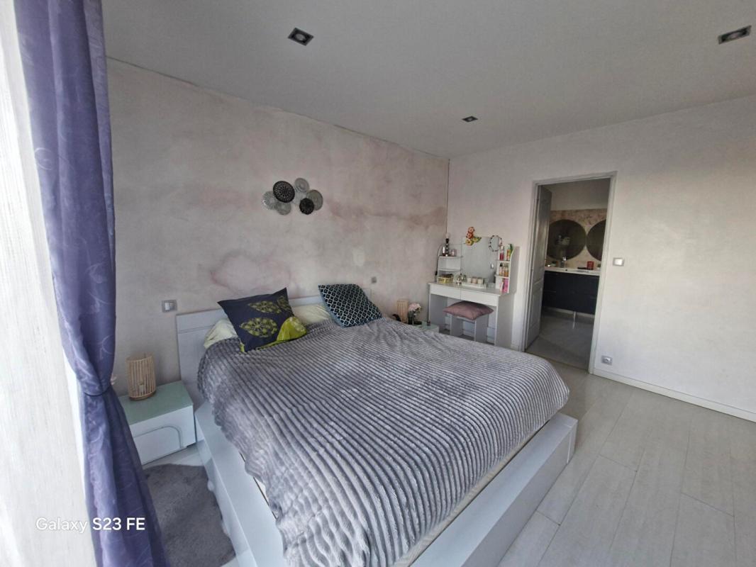 LE CANNET-DES-MAURES Bastide en pierre: Le Cannet Des Maures 7 pièce(s) 190 m2, terrain, piscine, Pool House,F2 indépendant 12