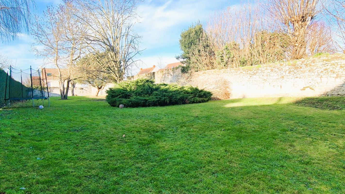 CREPY-EN-VALOIS Immeuble De Rapport  A VENDRE   384.2 m2 3