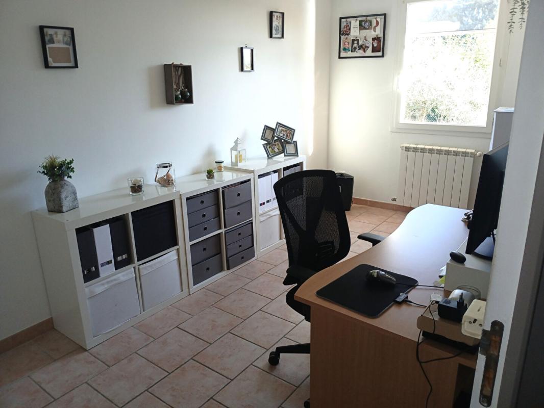 LE VAL Maison T7 plain-pied de 127m² sur terrain 2271m² - LE VAL 11