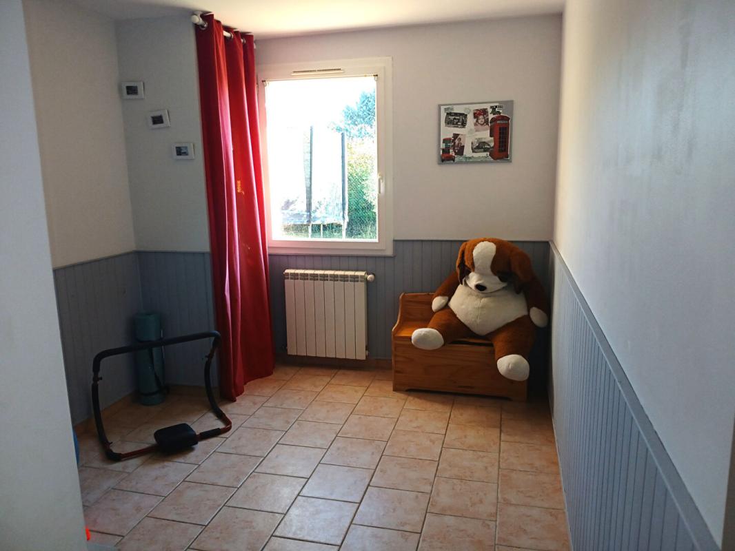 LE VAL Maison T7 plain-pied de 127m² sur terrain 2271m² - LE VAL 12