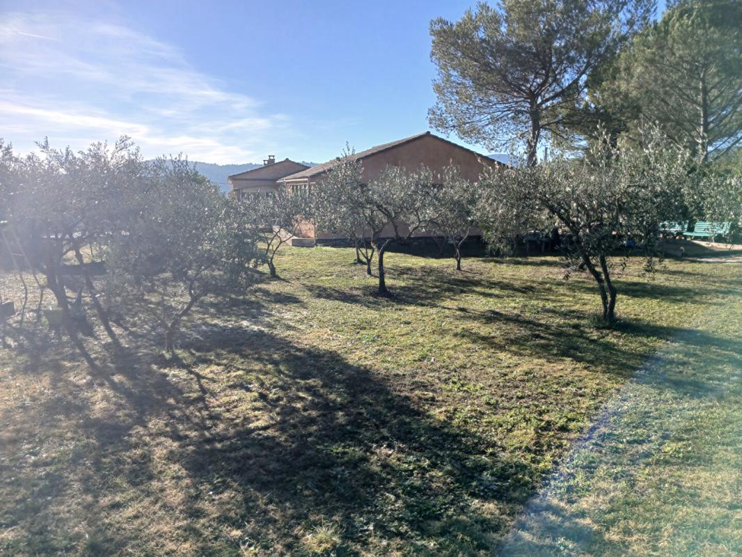 LE VAL Maison T7 plain-pied de 127m² sur terrain 2271m² - LE VAL 16