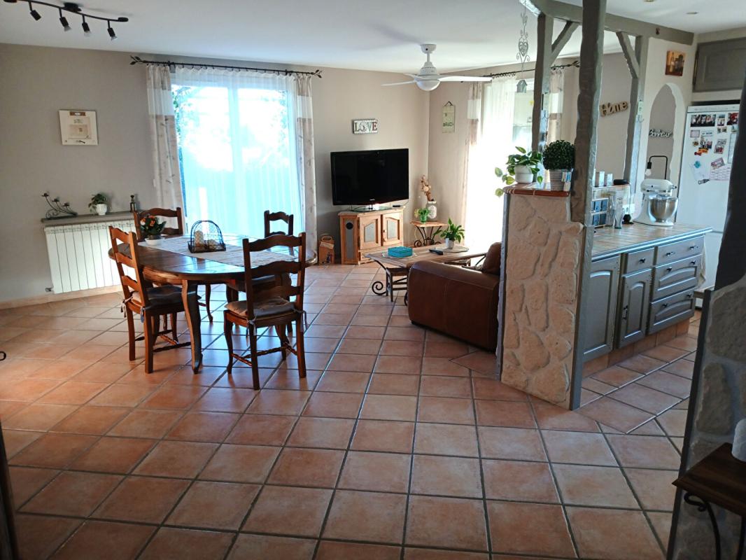 LE VAL Maison T7 plain-pied de 127m² sur terrain 2271m² - LE VAL 4