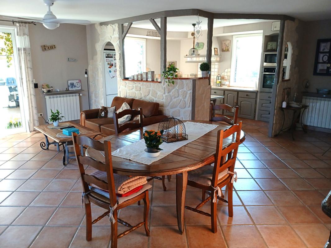 LE VAL Maison T7 plain-pied de 127m² sur terrain 2271m² - LE VAL 5
