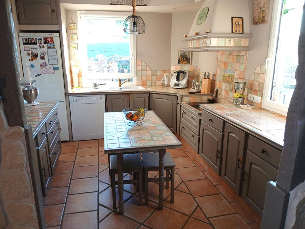 LE VAL Maison T7 plain-pied de 127m² sur terrain 2271m² - LE VAL 7