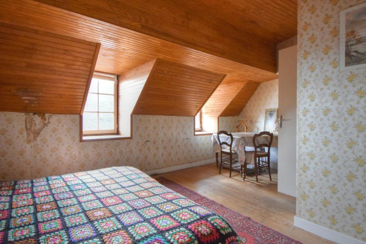 TREGUIER Immeuble d'habitation  et commerce de 177 m2 en centre ville 10