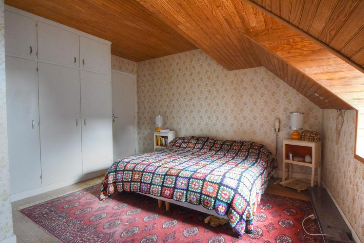 TREGUIER Immeuble d'habitation  et commerce de 177 m2 en centre ville 11