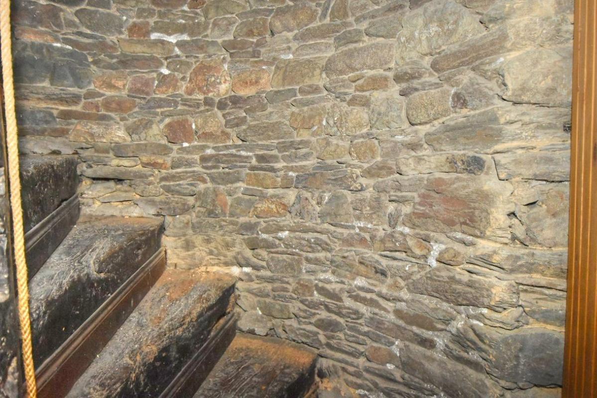 TREGUIER Immeuble d'habitation  et commerce de 177 m2 en centre ville 13