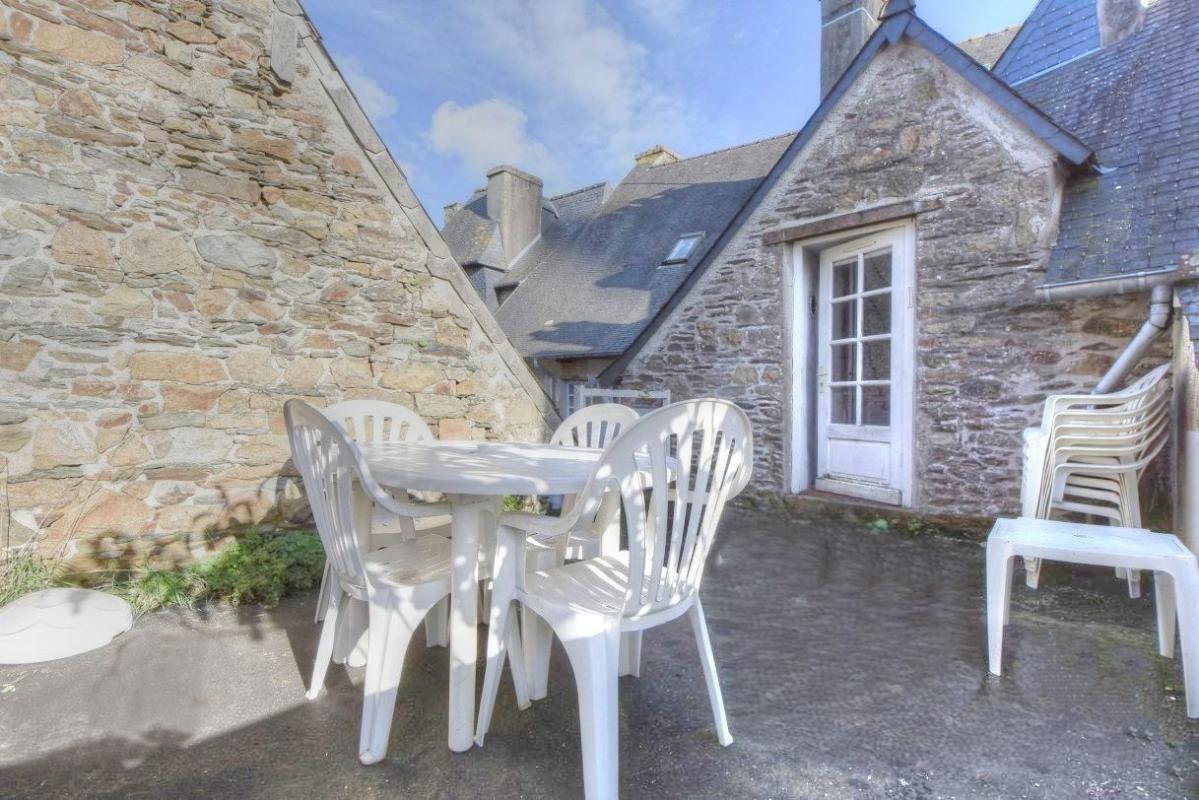 TREGUIER Immeuble d'habitation  et commerce de 177 m2 en centre ville 15