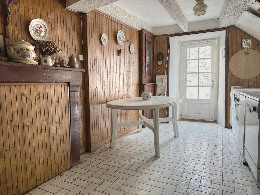 TREGUIER Immeuble d'habitation  et commerce de 177 m2 en centre ville 17