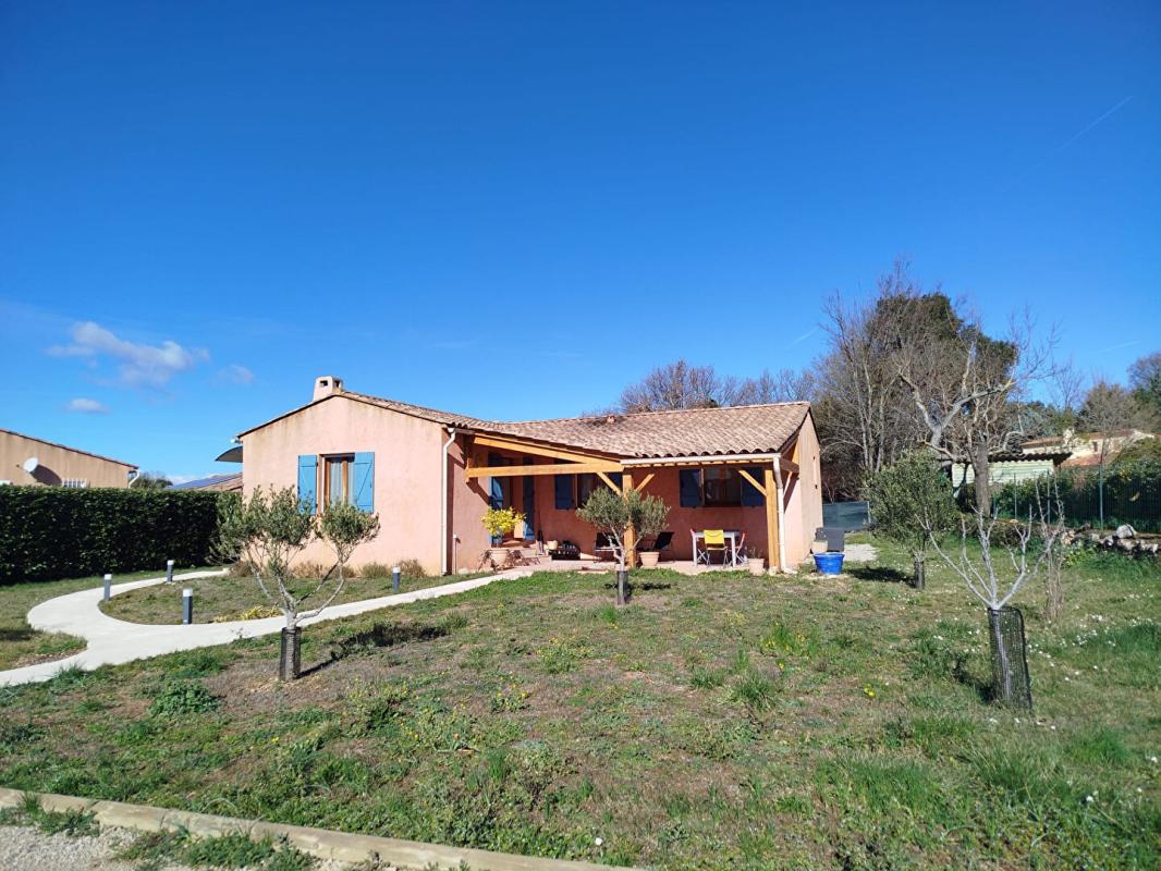 REGUSSE Maison Regusse 3 pièce(s) 82 m2 avec garage de 45 m2 1