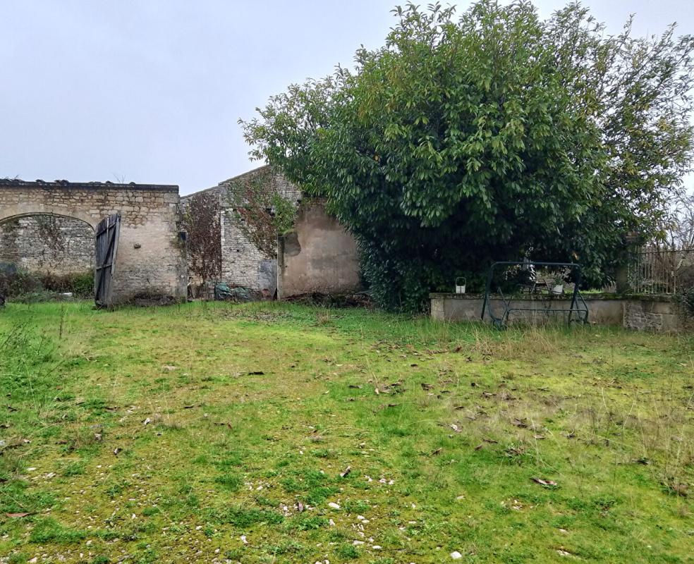 NERCILLAC Maison 2 chambres, jardin, 16200 NERCILLAC 7