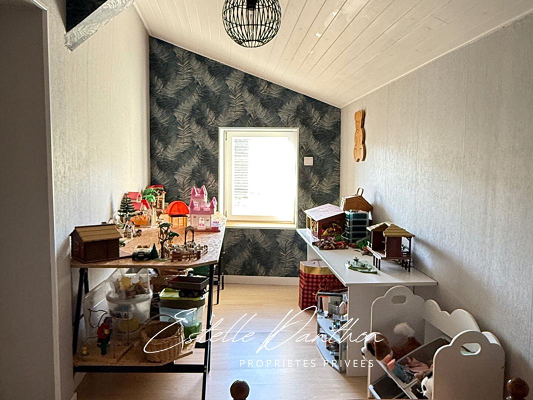 BIZONNES Maison 5 chambres et nombreuses dépendances 13