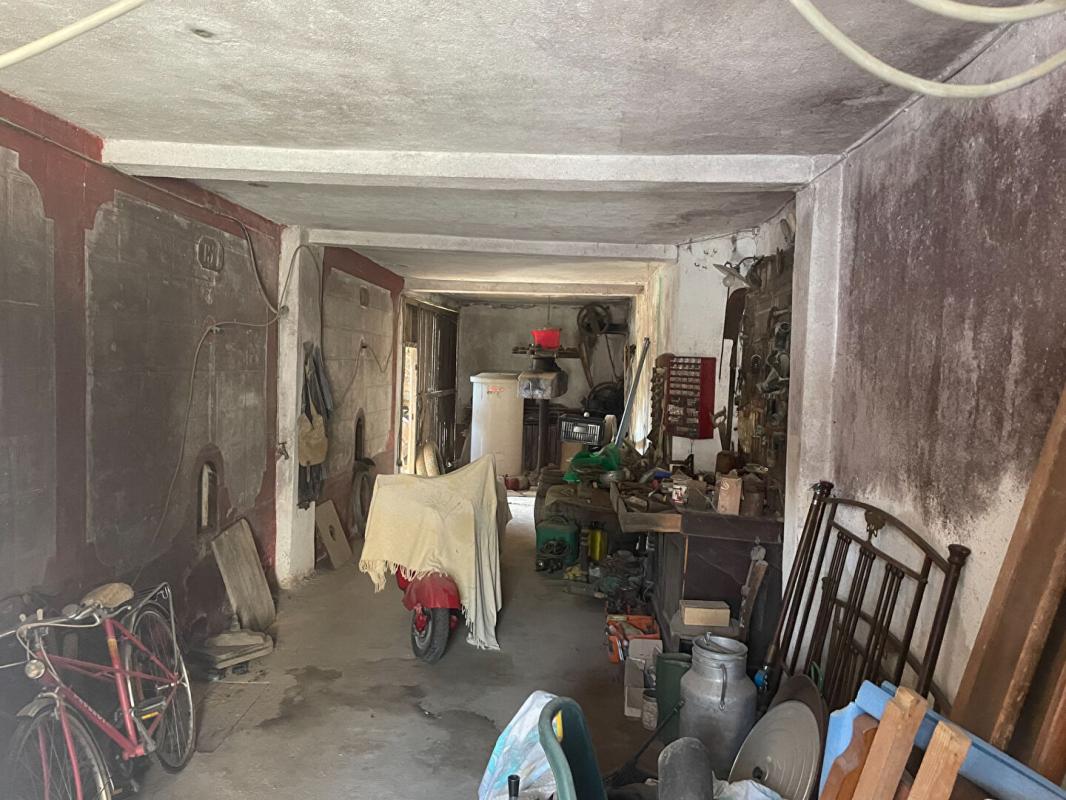 CARCASSONNE Ancienne cave à vin avec fort potentiel 6