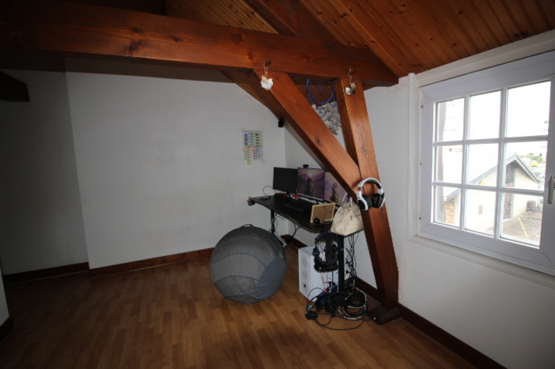 CHATELLERAULT Immeuble Chatellerault 6 pièce(s) 60.50 m2 6