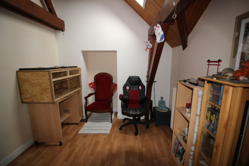 CHATELLERAULT Immeuble Chatellerault 6 pièce(s) 60.50 m2 7