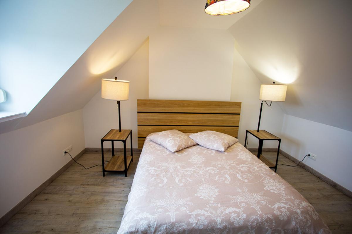 PLEUBIAN Maison rénovée à L'Armor Pleubian,à moins de 400 m de la mer, 70 m² 2 chambres , terrain 2 278 m² , terrasses ,Poêle à granulés 17