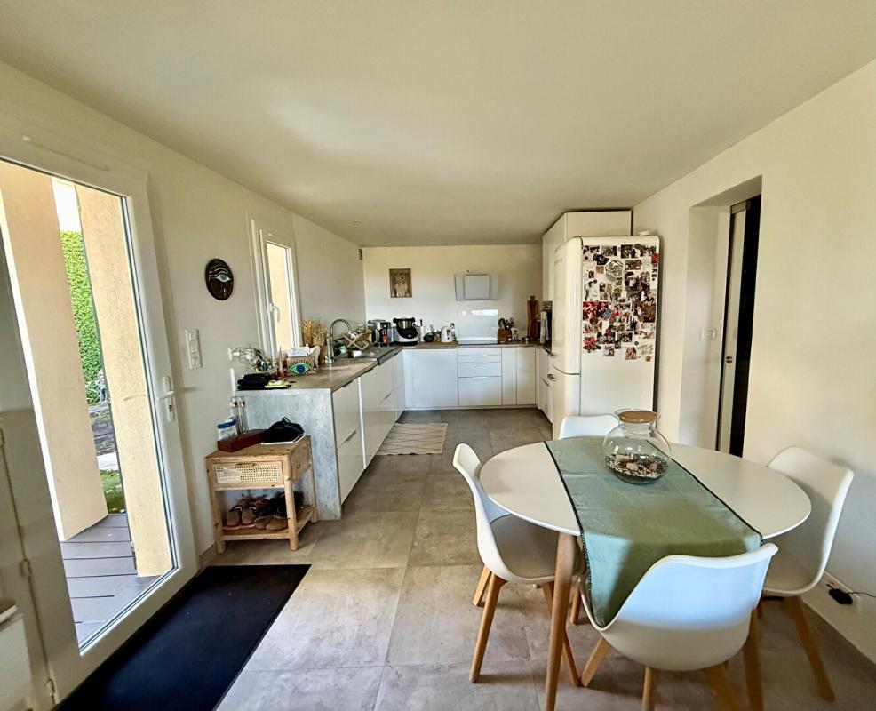 VENELLES VENELLES-APPARTEMENT 2 PIECES AVEC TERRASSE  JARDIN ET PARKING PRIVATIF 5