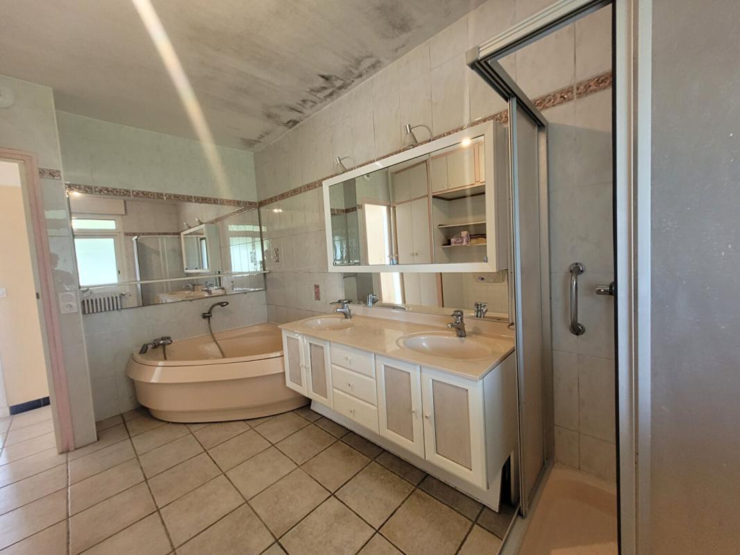 SARZEAU SARZEAU   Proche bourg, maison avec vie de plain-pied, accès PMR et 4 chambres 10