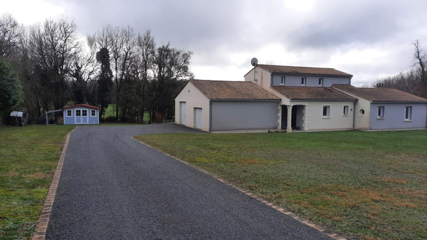 JONZAC Maison Jonzac 3 chambres 1