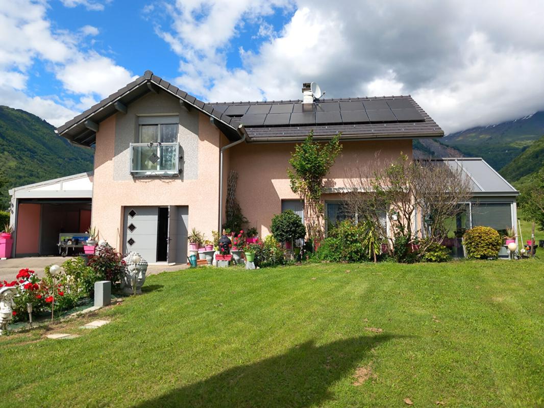 SAINT-AVRE Maison  6 pièce(s) 179 m2 9