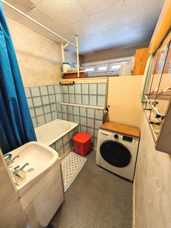 CHATEAUROUX Exclu investisseurs : Appartement T3/4 loué 73 m2, 1er étage, résidence St Germain à Châteauroux, cave et garage 6