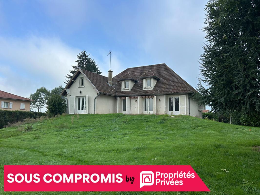 LAY Maison de style Île-de-France à Lay 13