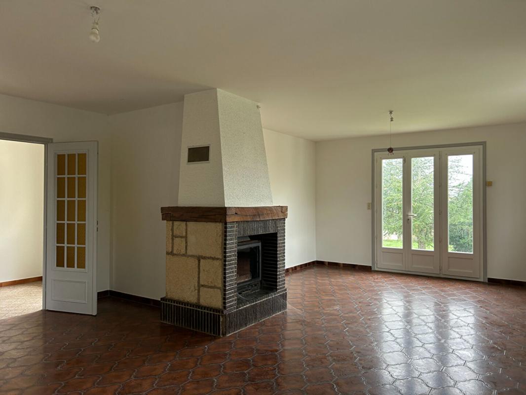 LAY Maison de style Île-de-France à Lay 3