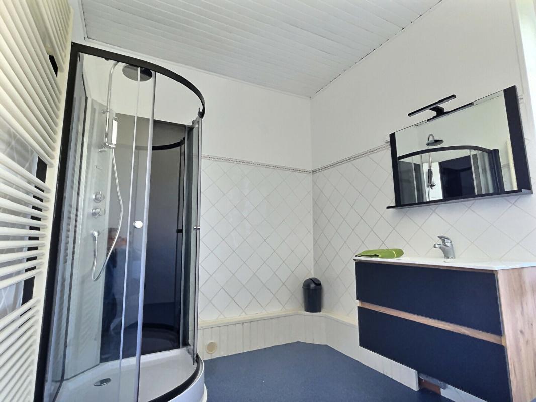 LA VALLEE 17250 - Maison La Vallée 5 pièce(s) 140 m2 + 120 m2 à finir de rénover - 12