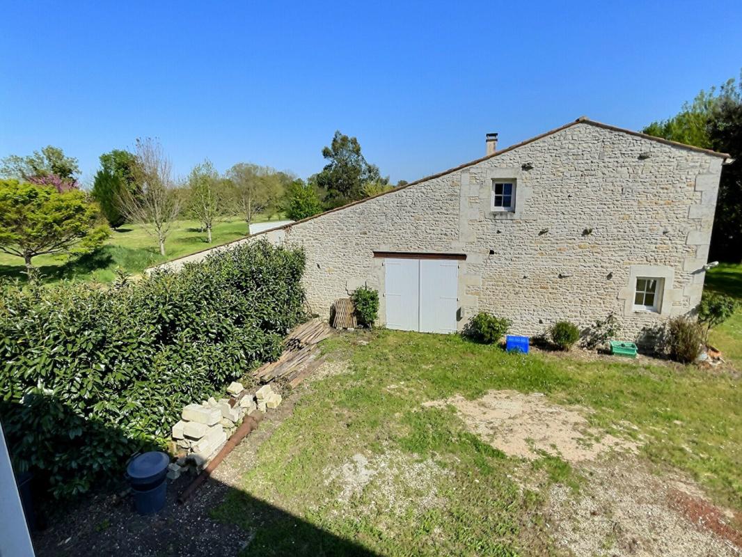 LA VALLEE 17250 - Maison La Vallée 5 pièce(s) 140 m2 + 120 m2 à finir de rénover - 13