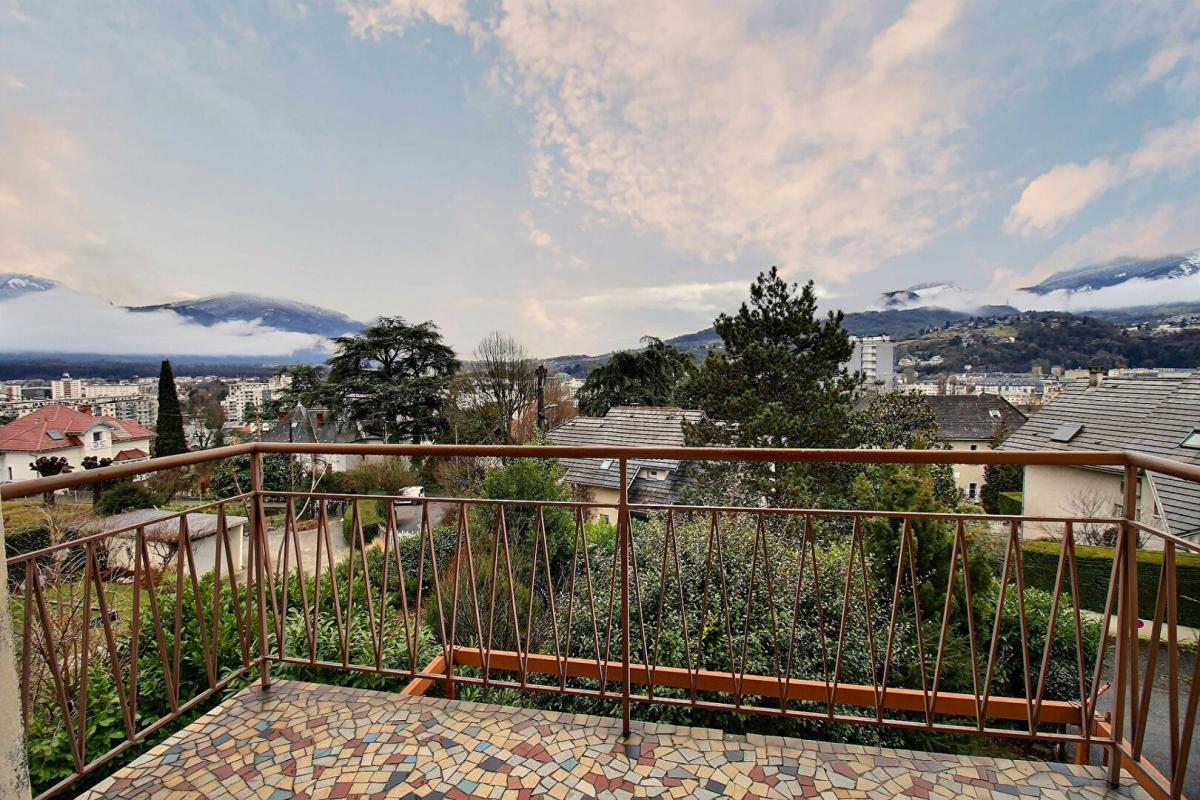 CHAMBERY Maison Chambery 8 pièces  198 m2 sur 600m2 de terrain 2