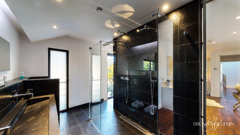 CARCASSONNE MAISON BOURGEOISE FIN XIXème ENTIEREMENT RENOVEE A 2 PAS DE LA CITE DE CARCASSONNE 13