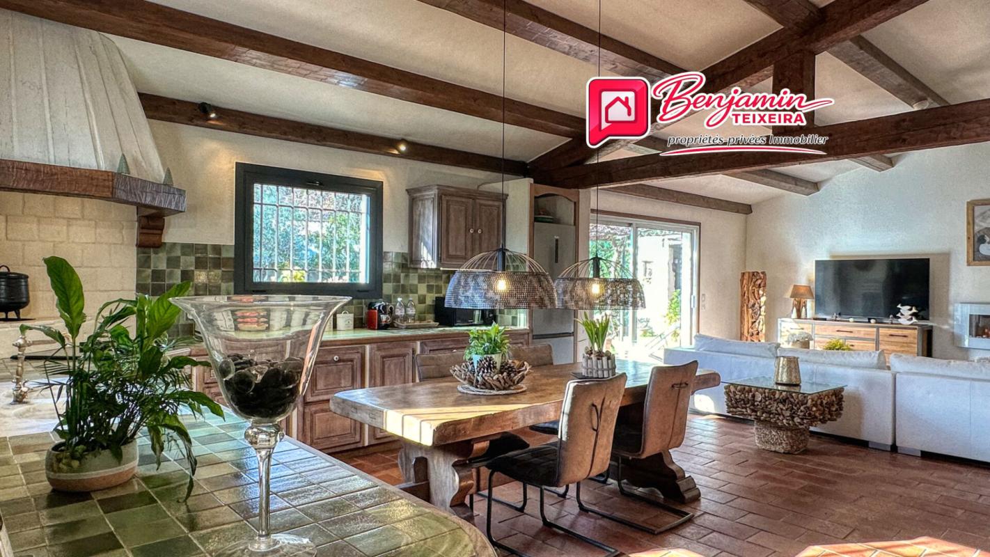 ROQUEBRUNE-SUR-ARGENS Villa Roquebrune Sur Argens 6 pièce(s) 145 m2 avec dépendance 12