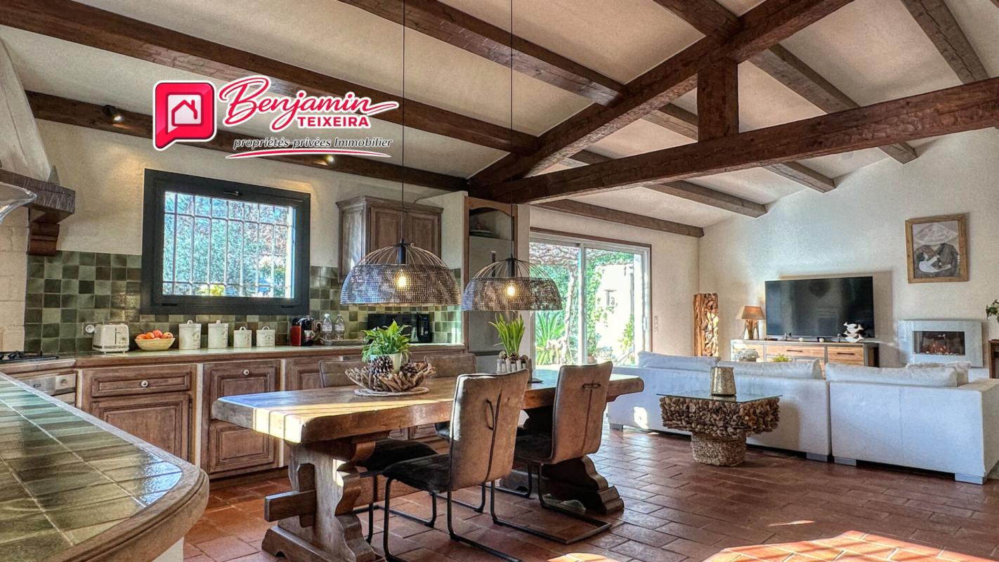 ROQUEBRUNE-SUR-ARGENS Villa Roquebrune Sur Argens 6 pièce(s) 145 m2 avec dépendance 2