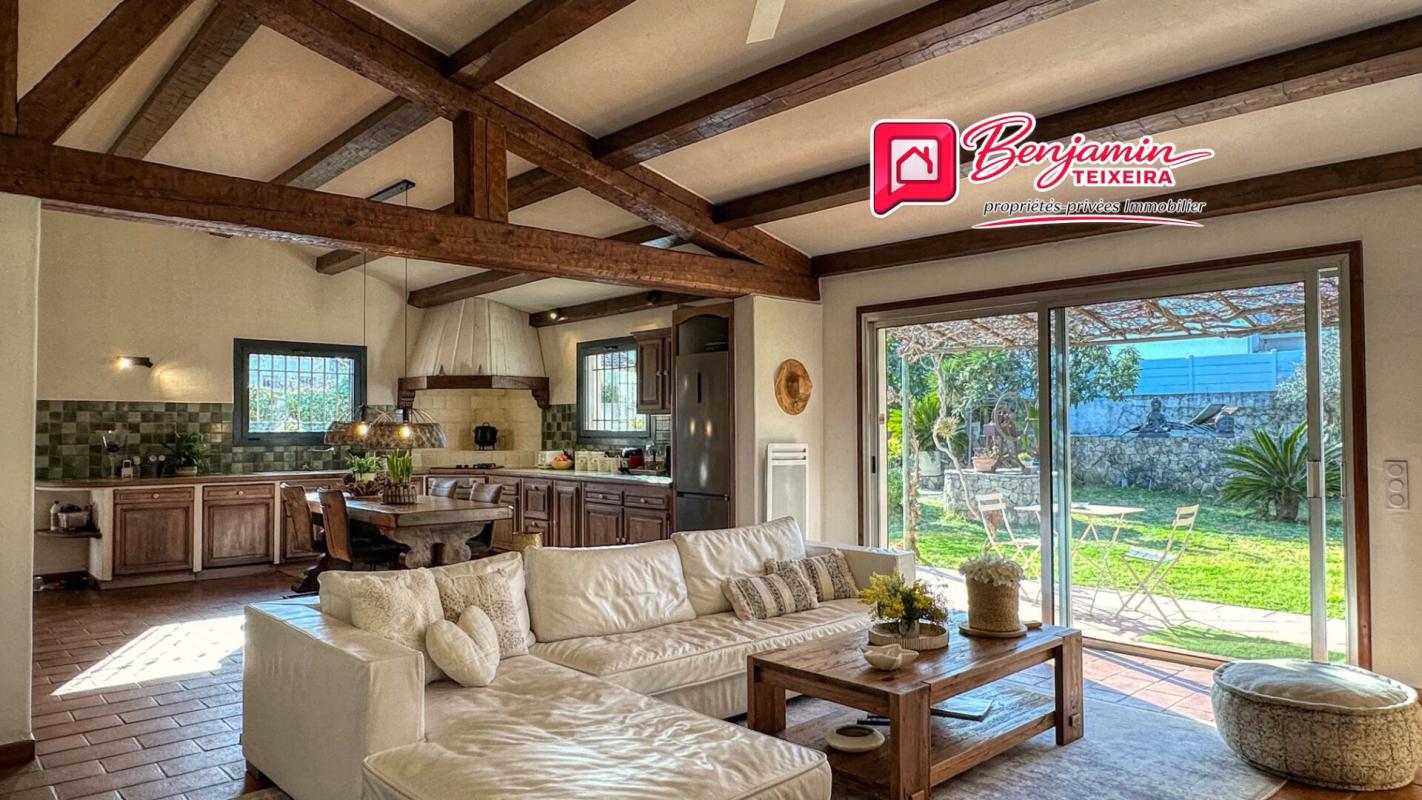 ROQUEBRUNE-SUR-ARGENS Villa Roquebrune Sur Argens 6 pièce(s) 145 m2 avec dépendance 3