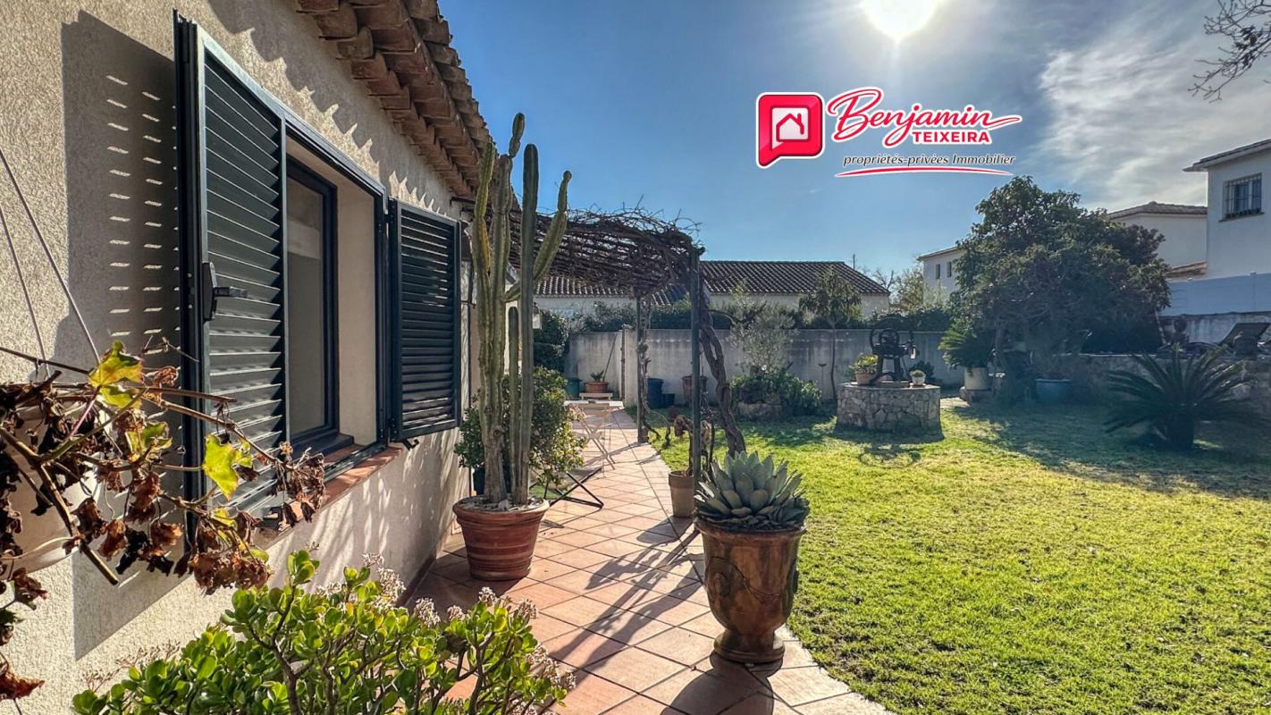 ROQUEBRUNE-SUR-ARGENS Villa Roquebrune Sur Argens 6 pièce(s) 145 m2 avec dépendance 8