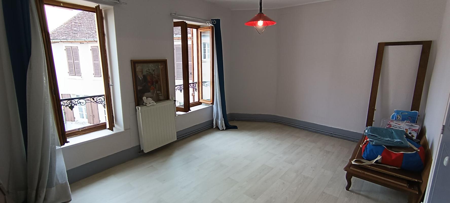 LE VEURDRE LE VEURDRE - MAISON DE BOURG 180 M2, STUDIO, TERRAIN + GARAGE 14