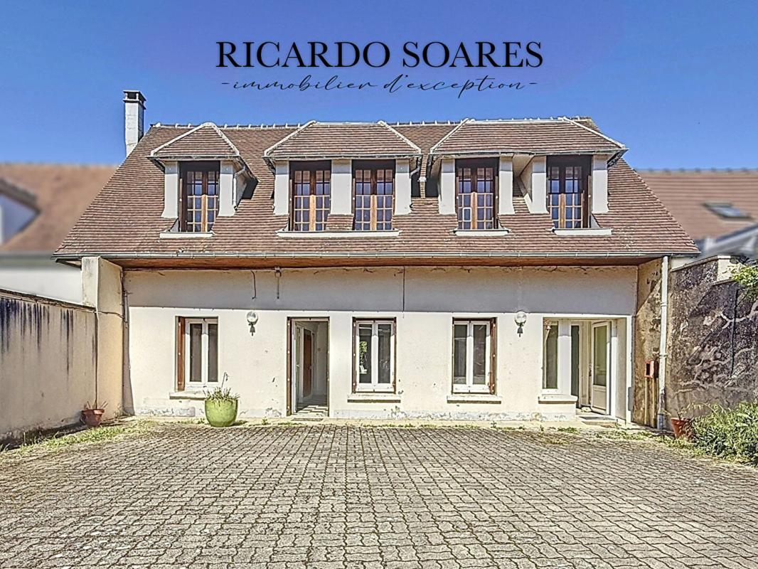 COMPIEGNE COMPIEGNE 60200 - MAISON FAMILIALE 257m2 / 6 CHAMBRES / 3 STUDIOS (location possible) / TERRAIN 894m2 1