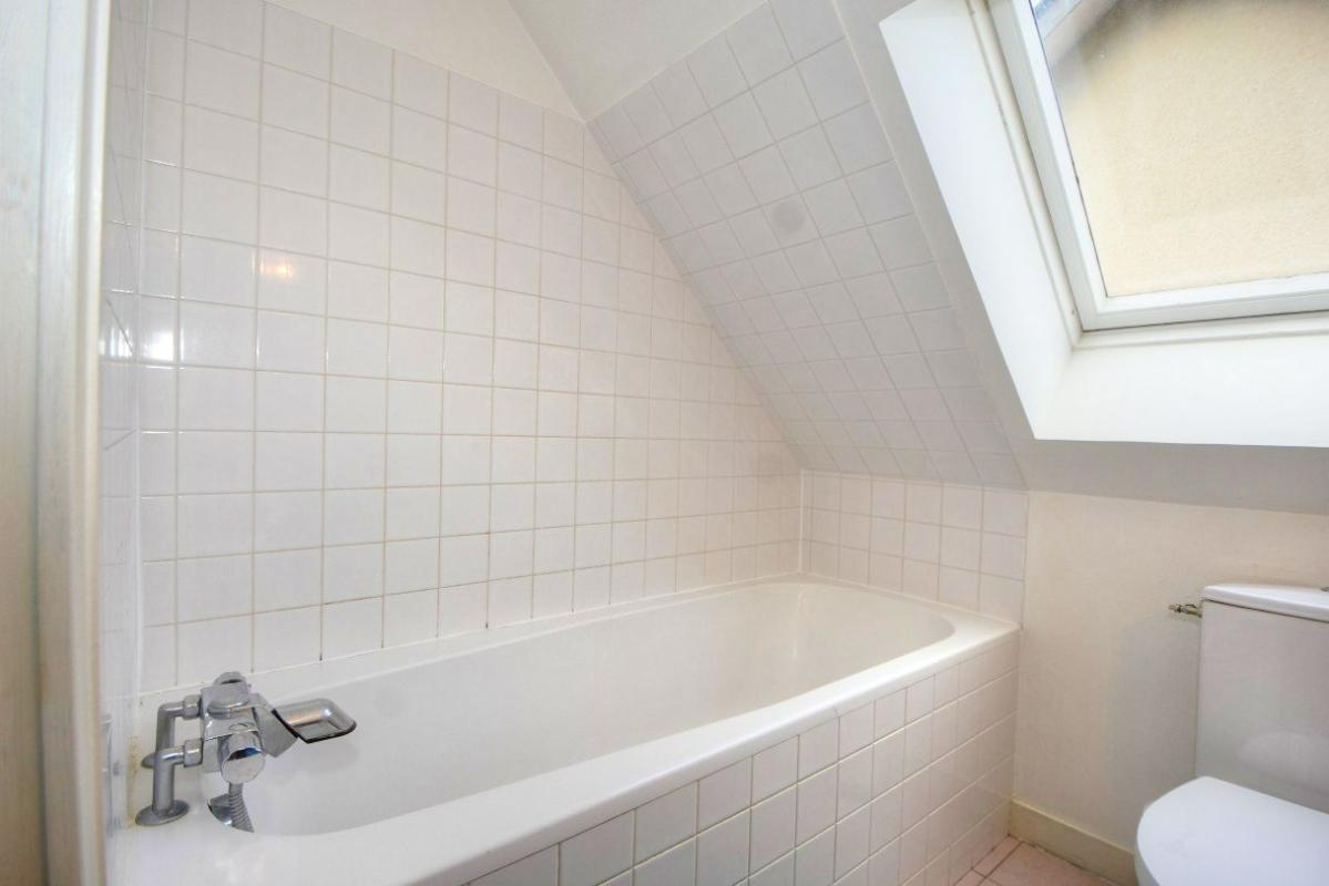 TREVOU-TREGUIGNEC Maison de 56 m2 avec garage et jardin . Belle vue mer de toutes les pièces 11