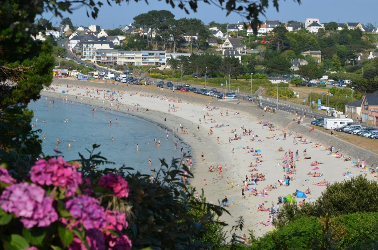 TREVOU-TREGUIGNEC Maison de 56 m2 avec garage et jardin . Belle vue mer de toutes les pièces 18