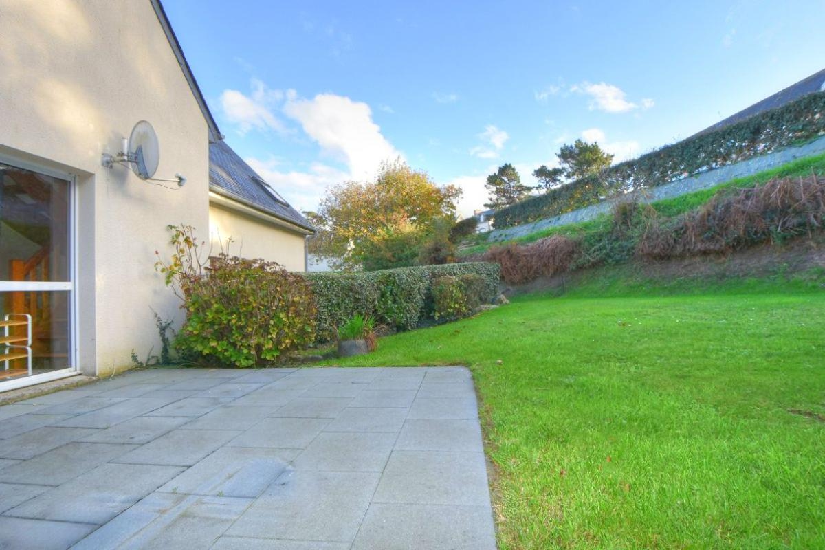 TREVOU-TREGUIGNEC Maison de 56 m2 avec garage et jardin . Belle vue mer de toutes les pièces 4