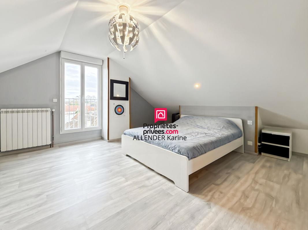 SAINT-CLEMENT Maison Saint Clement 7 pièce(s) 190 m2 12