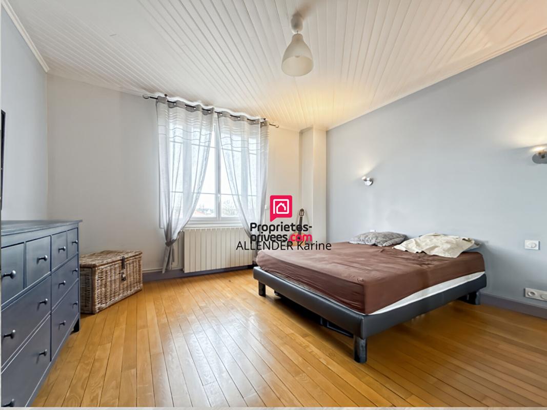 SAINT-CLEMENT Maison Saint Clement 7 pièce(s) 190 m2 8