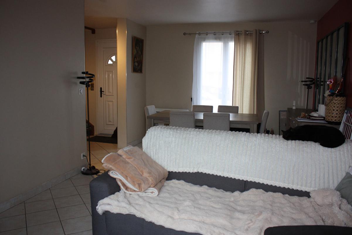 LARDY LARDY bourg Maison 6 pièces 3