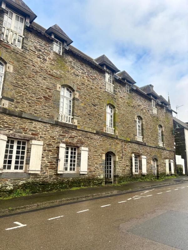 MUR-DE-BRETAGNE Appartement  5 pièce(s) 100 m2 1